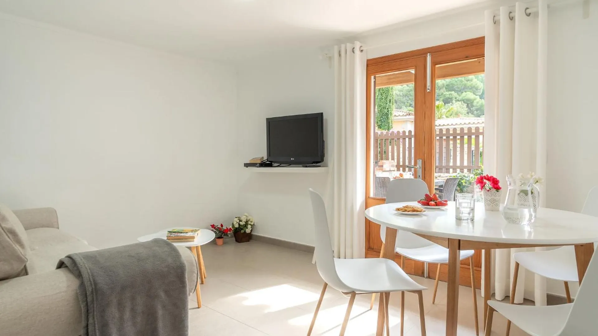 Apartment Clara-5 By Interhome Cala de Sant Vicenc